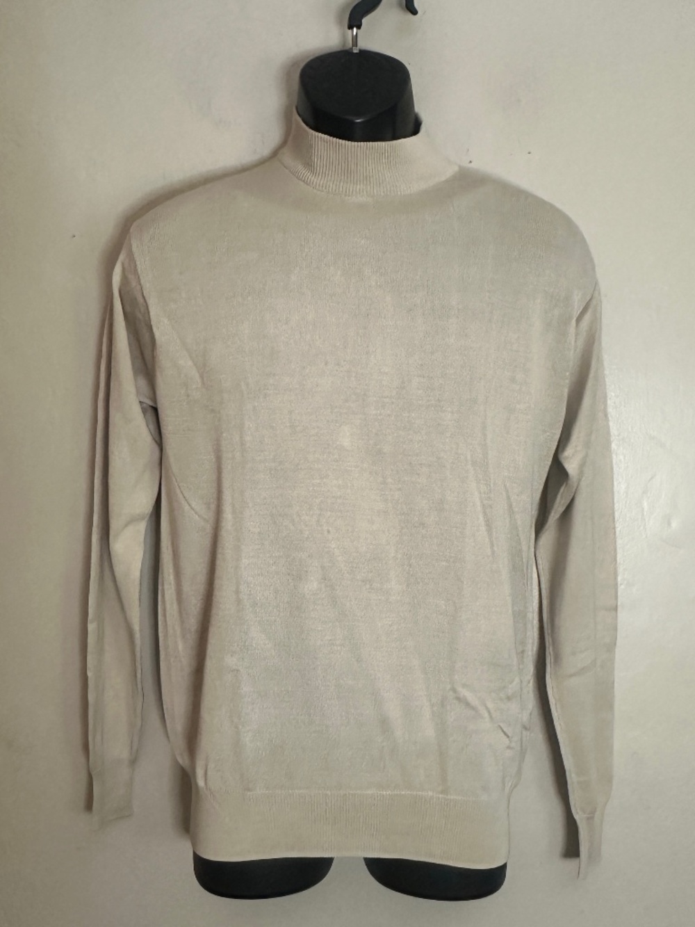 Cumran Silk Mock Turtleneck Light Sweater Small Gently worn 100% silk 20" armpit
